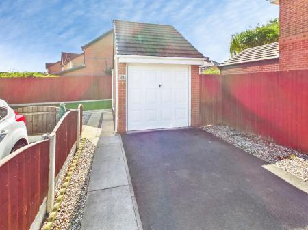 2 bedroom Bungalow to let in Wood Green Gardens, Wigan, WN5