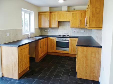 4 bedroom Town house to let in Greenoaks Close, Abram, WN2