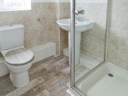 4 bedroom Town house to let in Greenoaks Close, Abram, WN2