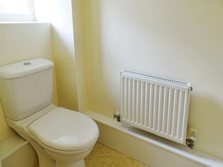 4 bedroom Town house to let in Greenoaks Close, Abram, WN2