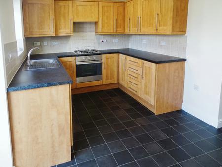 4 bedroom Town house to let in Greenoaks Close, Abram, WN2