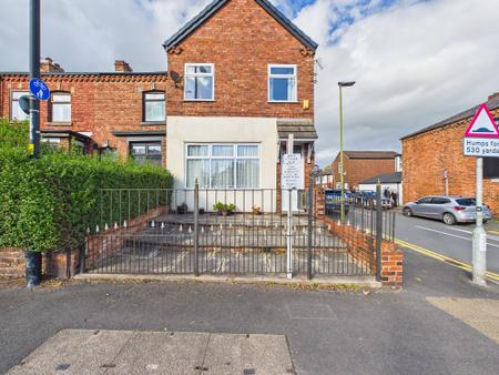 2 bedroom Flat for sale in Ormskirk Road, Wigan, WN5