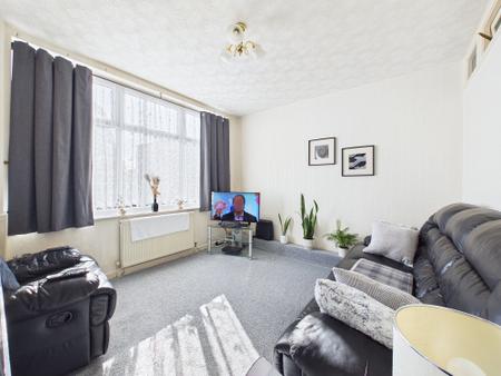 2 bedroom Flat for sale in Ormskirk Road, Wigan, WN5