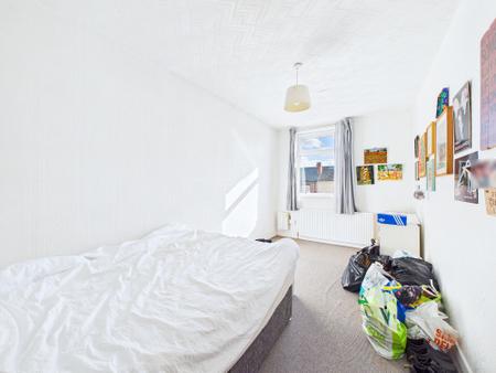 2 bedroom Flat for sale in Ormskirk Road, Wigan, WN5