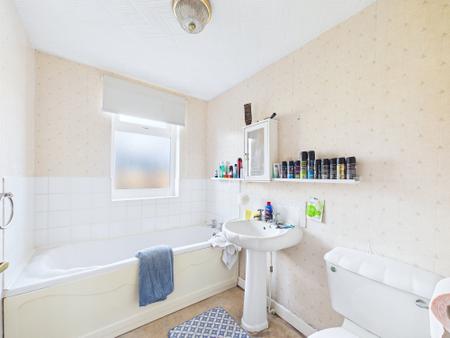 2 bedroom Flat for sale in Ormskirk Road, Wigan, WN5
