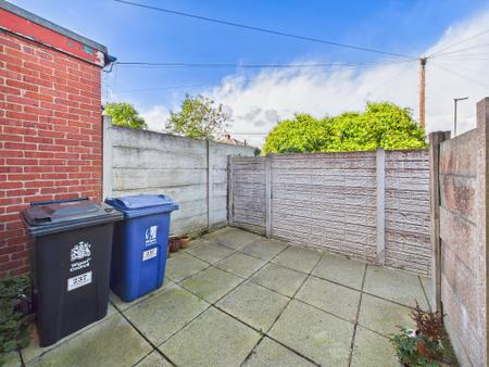2 bedroom Flat for sale in Ormskirk Road, Wigan, WN5