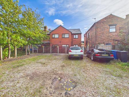4 bedroom Semi-detached house for sale in Ormskirk Road, Wigan, WN5