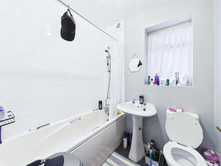 4 bedroom Semi-detached house for sale in Ormskirk Road, Wigan, WN5
