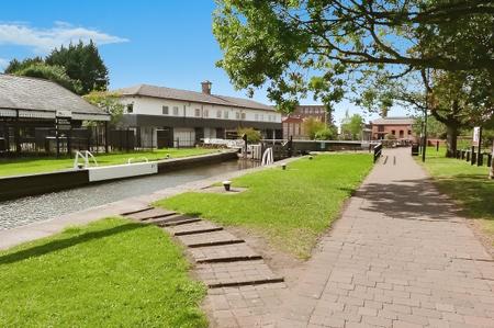2 bedroom Flat to let in Wharfside, Heritage Way, Wigan, WN3