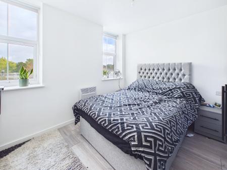 1 bedroom Flat for sale in Standishgate, Wigan, WN1
