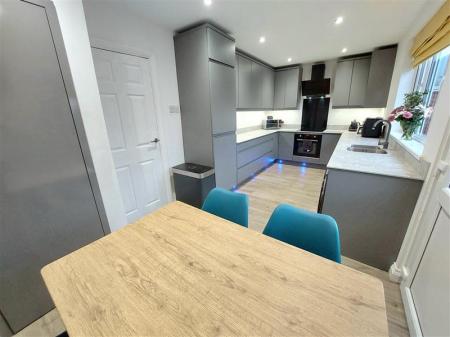 5 bedroom Semi-detached house for sale in Melton Road, Barrow-upon-Soar, LE12