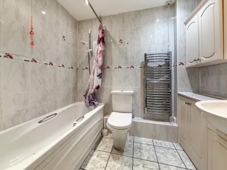 2 bedroom Bungalow for sale in Upland Drive, Markfield, LE67