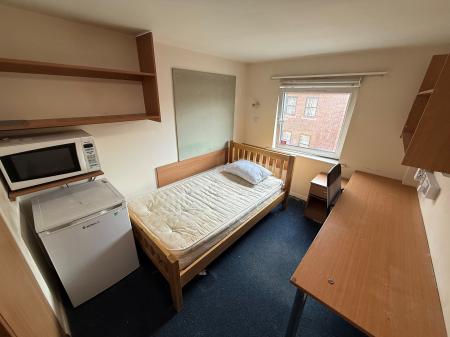 1 bedroom Flat for sale in Woodgate, Loughborough, LE11