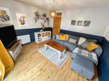 2 bedroom Flat for sale in Barnsdale Close, Loughborough, LE11