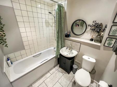 2 bedroom Flat for sale in Barnsdale Close, Loughborough, LE11