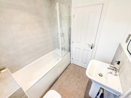 4 bedroom Detached house for sale in Crocus Close, Loughborough, LE11