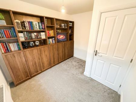 4 bedroom Detached house for sale in Crocus Close, Loughborough, LE11