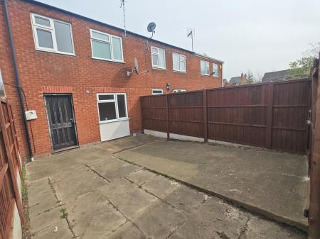 3 bedroom Semi-detached house to let in Blake Drive, Loughborough, LE11
