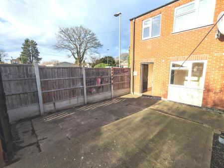 3 bedroom Semi-detached house to let in Blake Drive, Loughborough, LE11