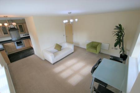 2 bedroom Flat to let in Manor Gardens Close, Loughborough, LE11