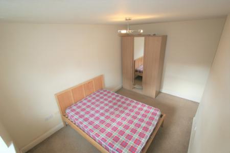 2 bedroom Flat to let in Manor Gardens Close, Loughborough, LE11