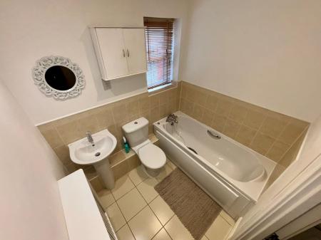 2 bedroom Flat to let in Mill View, Anstey, LE7