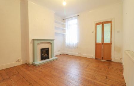 2 bedroom End of terrace house to let in Hopefield Road, Leicester, LE3