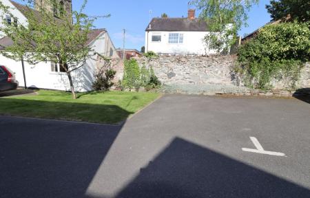 2 bedroom Apartment to let in Market Place, Belton, LE12