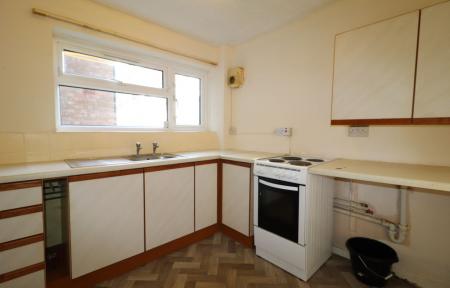1 bedroom Flat to let in Oakham Close, Loughborough, LE11