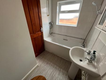 3 bedroom Terraced House for sale in Station Street, Loughborough, LE11