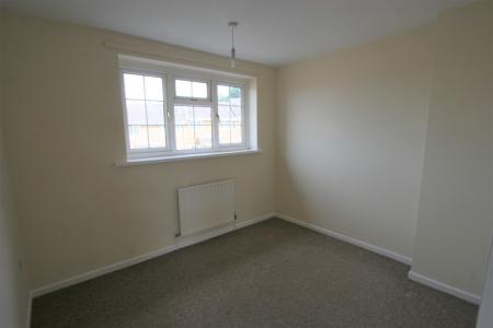 3 bedroom Semi-detached house to let in Durrell Close, Loughborough, LE11