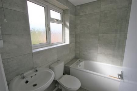 3 bedroom Semi-detached house to let in Durrell Close, Loughborough, LE11