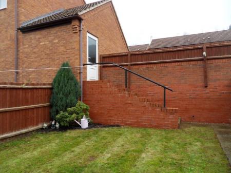 4 bedroom Semi-detached house to let in Maxwell Drive, Loughborough, LE11