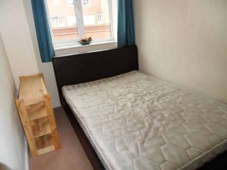 4 bedroom Semi-detached house to let in Maxwell Drive, Loughborough, LE11