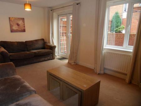 4 bedroom Semi-detached house to let in Maxwell Drive, Loughborough, LE11