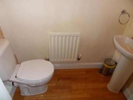 4 bedroom Semi-detached house to let in Maxwell Drive, Loughborough, LE11