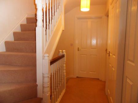 4 bedroom Semi-detached house to let in Maxwell Drive, Loughborough, LE11