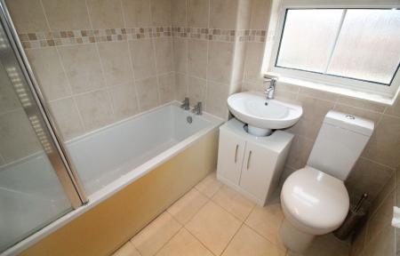 4 bedroom Detached house to let in Lemontree Lane, Loughborough, LE11