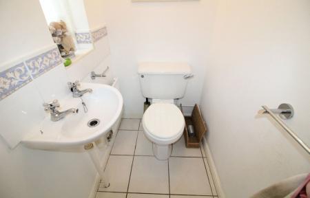 4 bedroom Detached house to let in Lemontree Lane, Loughborough, LE11