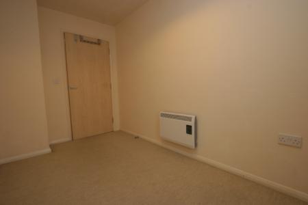 2 bedroom Flat to let in Trinity Street, Loughborough, LE11