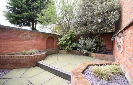 2 bedroom Semi-detached house to let in Burton Street, Loughborough, LE11