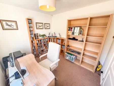 4 bedroom Bungalow for sale in Limehurst Avenue, Loughborough, LE11