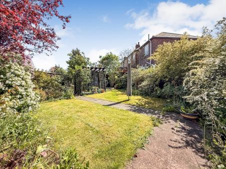 4 bedroom Bungalow for sale in Limehurst Avenue, Loughborough, LE11