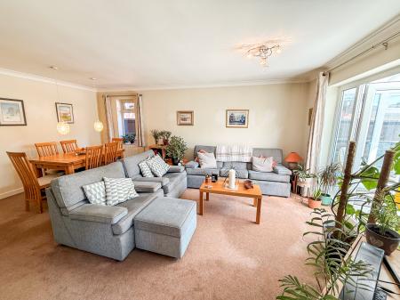 4 bedroom Bungalow for sale in Limehurst Avenue, Loughborough, LE11