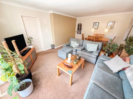 4 bedroom Bungalow for sale in Limehurst Avenue, Loughborough, LE11