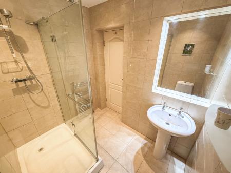 4 bedroom Bungalow for sale in Limehurst Avenue, Loughborough, LE11