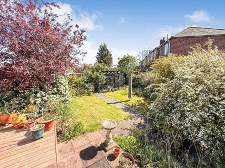 4 bedroom Bungalow for sale in Limehurst Avenue, Loughborough, LE11