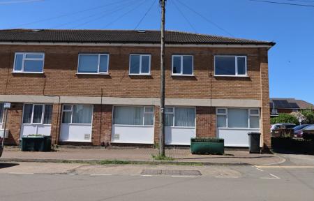 2 bedroom Apartment to let in High Street, Ibstock, LE67