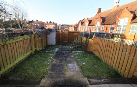 2 bedroom Town house to let in George Street, Loughborough, LE11