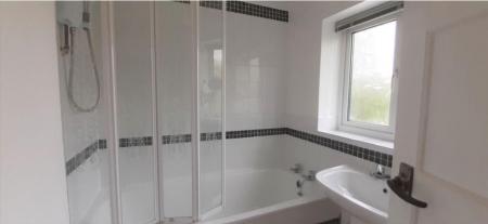 4 bedroom Semi-detached house to let in New Ashby Road, Loughborough, LE11